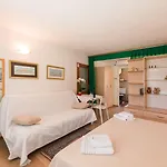 Lauschiges Nur 200 Meter Zum Sandstrand Mit Meerblick, Grill, Klima Apartament