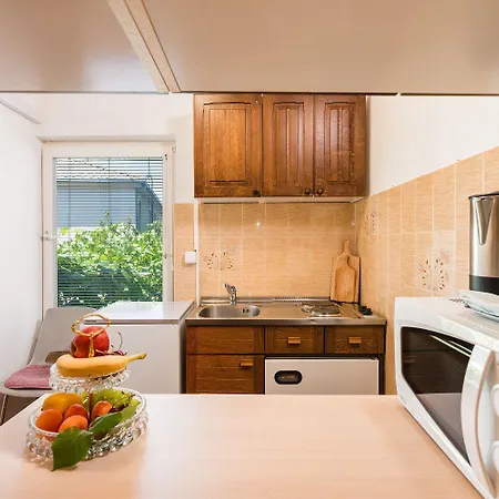 Lauschiges Nur 200 Meter Zum Sandstrand Mit Meerblick, Grill, Klima Apartament Crikvenica