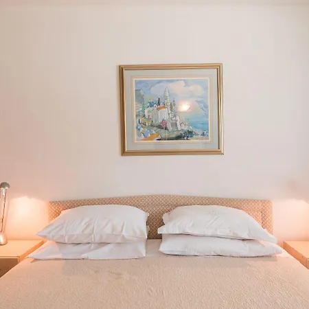 Lauschiges Nur 200 Meter Zum Sandstrand Mit Meerblick, Grill, Klima Apartment Crikvenica