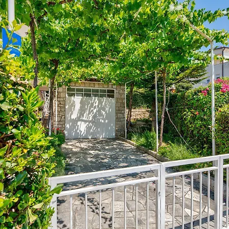 Lauschiges Nur 200 Meter Zum Sandstrand Mit Meerblick, Grill, Klima Apartment